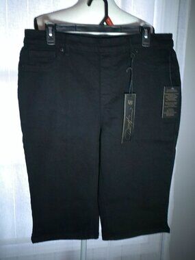 DG2 DIANE GILMAN Pull-On Virtual Stretch Waist Black Bermuda Shorts L
